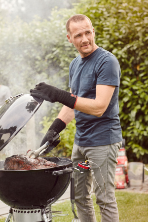 Угольный гриль Weber Master-Touch Premium E-5770 57 см