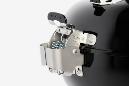 Угольный гриль Weber Master-Touch Premium E-5770 57 см